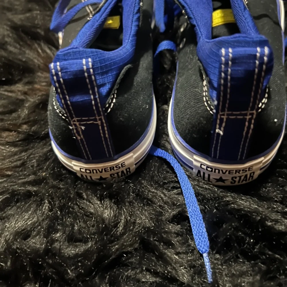 Converse - Picture 2 of 5